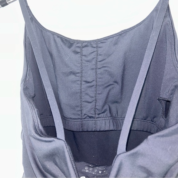 Oalka Tank Top Cami Cropped Thin Strap Pull On Scoop Neck Built in Shelf Bra - Picture 6 of 8